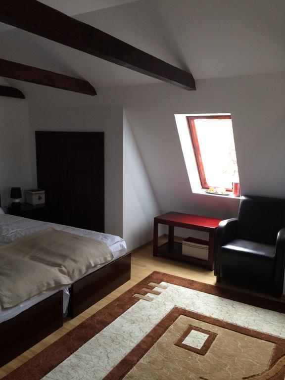 La Mos Pavel Hotel Noslac Bagian luar foto